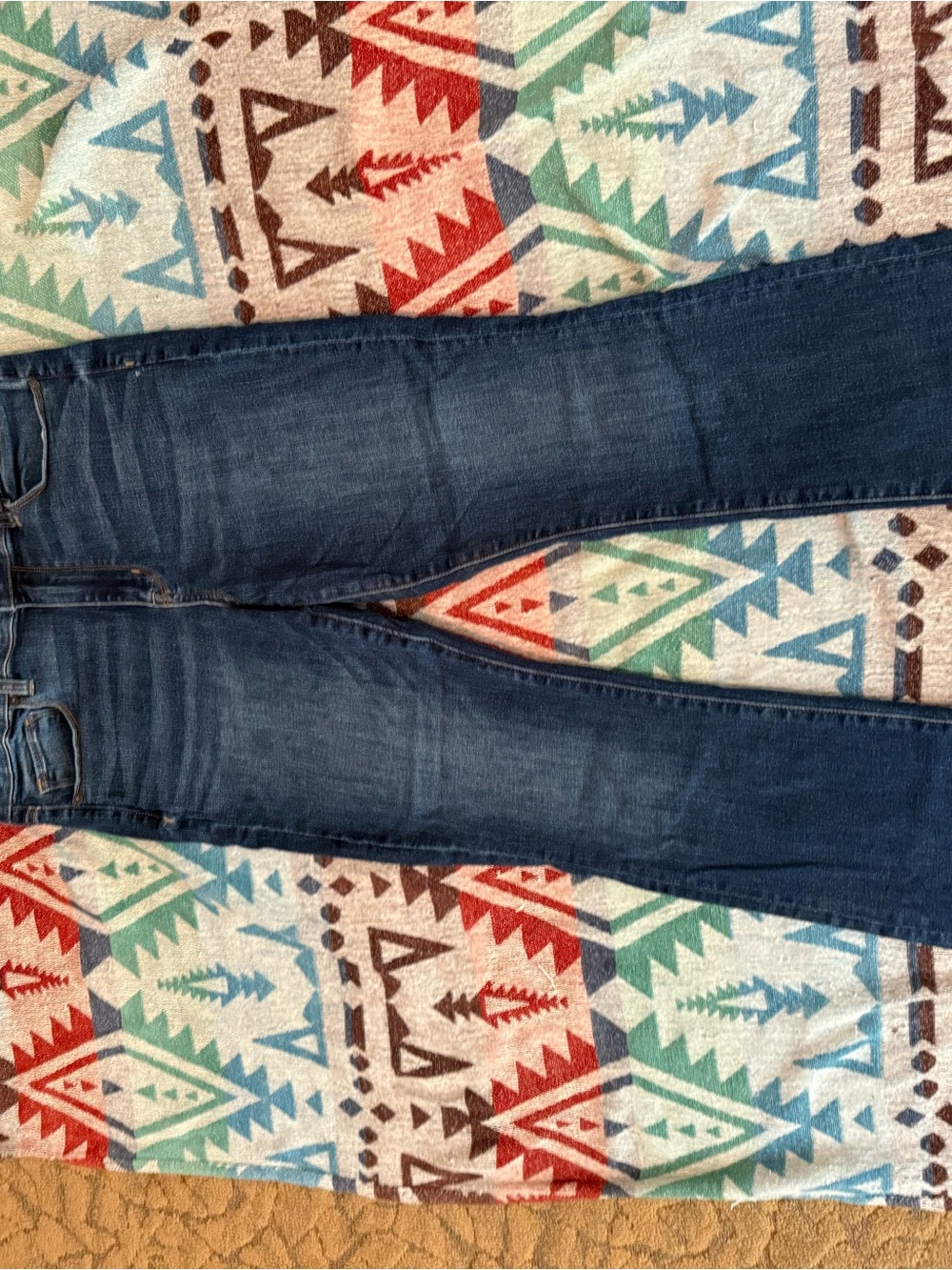 American Eagle High-Waisted Skinny
Kick Jean